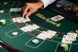 Detail permainan Valorant dengan statistik tim dan riwayat pertandingan Detail permainan Valorant dengan statistik tim